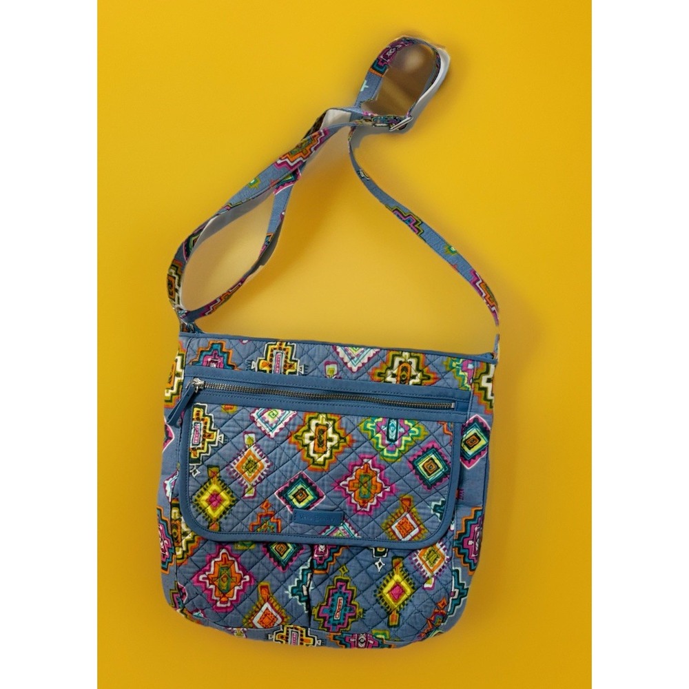 Vera Bradley Painted Medallions Pattern Shoulder Bag Quilted Cotton Pockets Zip